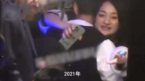 离婚后被疯批少爷宠上天，疯妻的重生之路--第1张