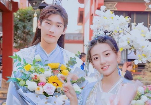 蛇王宠妻，妃要逆袭--第1张