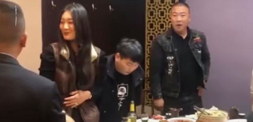 整个江城都知道,慕总长得帅家世好人品又佳,唯一的缺点 慕总嗜妻如命短剧全集资讯剧情 --第1张