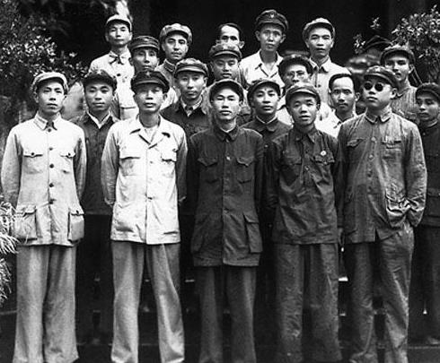 少将大人请立正免费阅读，少将大人轻轻宠短剧全集资讯剧情--第1张