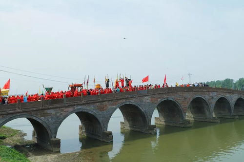 返老还童小楚同学短剧全集，逆生长的奇妙旅程--第1张