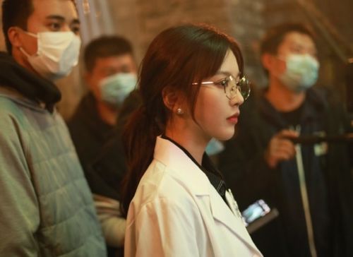 女将军的娱乐圈生活，现代攻略日常大结局版在线观看--第1张