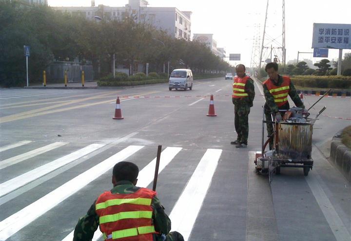 道路划线标识，道路划线标识施工