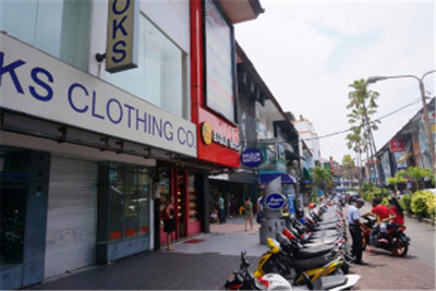 附近的卖衣服的商业街，附近的卖衣服的商业街在哪个位置