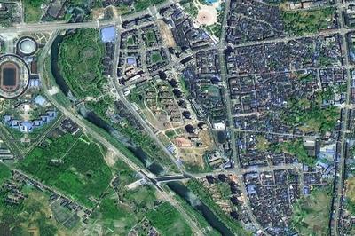 如何用卫星地图看到自己家全景，怎样用卫星地图看自家房子