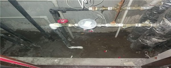 水管漏水怎么能查出哪里漏，水管漏水怎么能查出哪里漏图片
