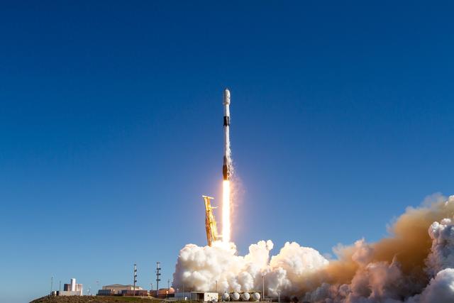 韩国首颗军事侦察卫星在美发射升空