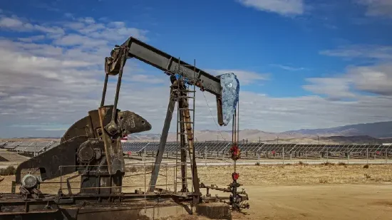美国WTI原油本周下跌3.8% 为连续第七周下跌