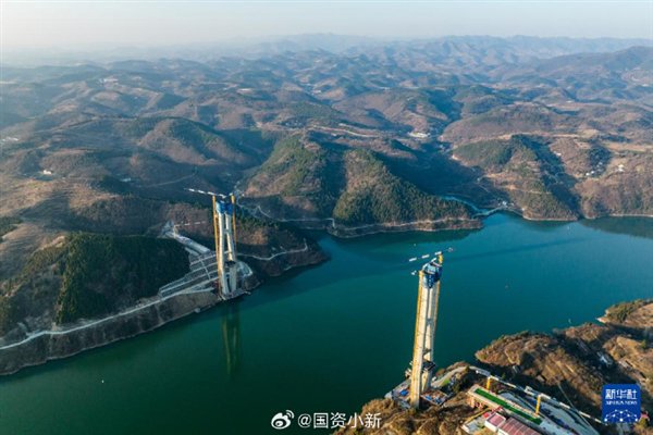 国内最大跨度！西十高铁汉江特大桥首塔封顶：全长917.45米