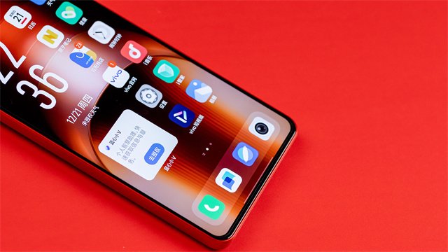 iQOO Neo9体验评测：红白之魂的碰撞，构建全游戏生态