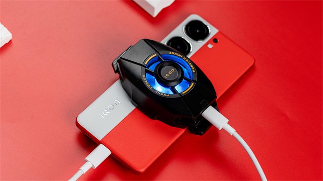 iQOO Neo9体验评测：红白之魂的碰撞，构建全游戏生态